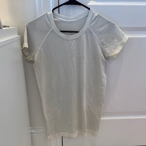 Lululemon Athletica White Fitted Short Sleeve Tee